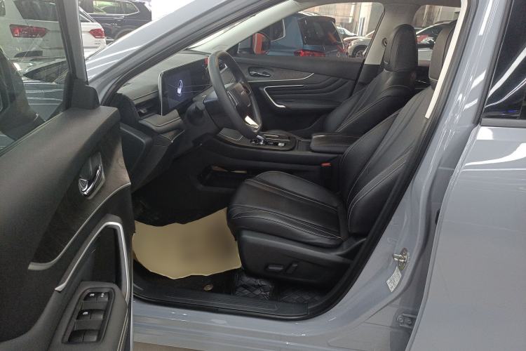 Used Venucia V 2021 260T Idol Edition
