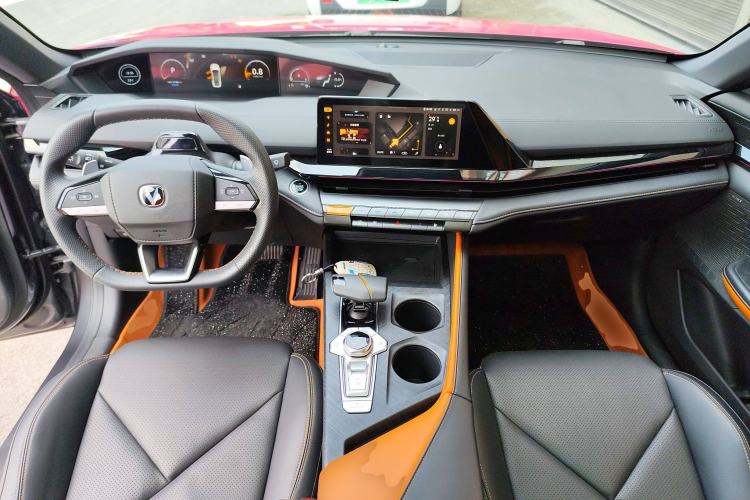 Used Changan UNI-V 2022 1.5T Smart Navigation Version
