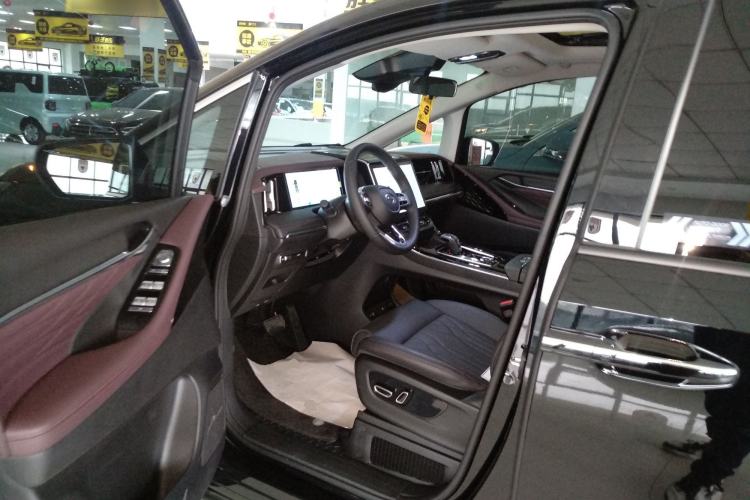 Used GAC Trumpchi M8 2024 Master Series 400T Prestige Edition
