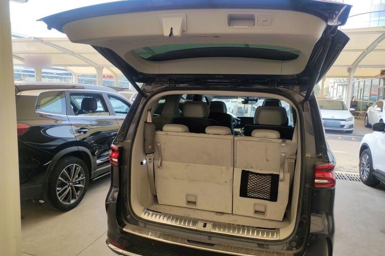 Used Roewe iMAX8 2021 400TGI Supreme Series Prestige Edition
