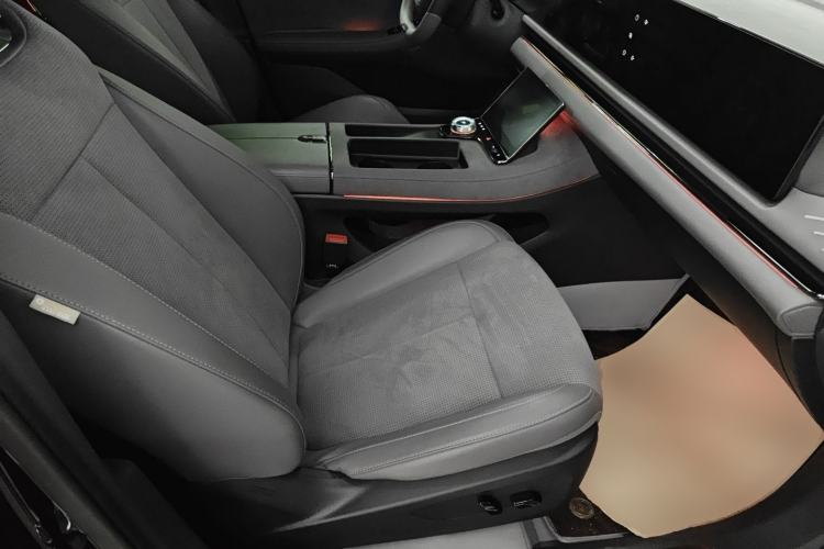 Used VOYAH PASSION 2024 PHEV Four-Wheel Drive Ultra-Long Range Flagship Model
