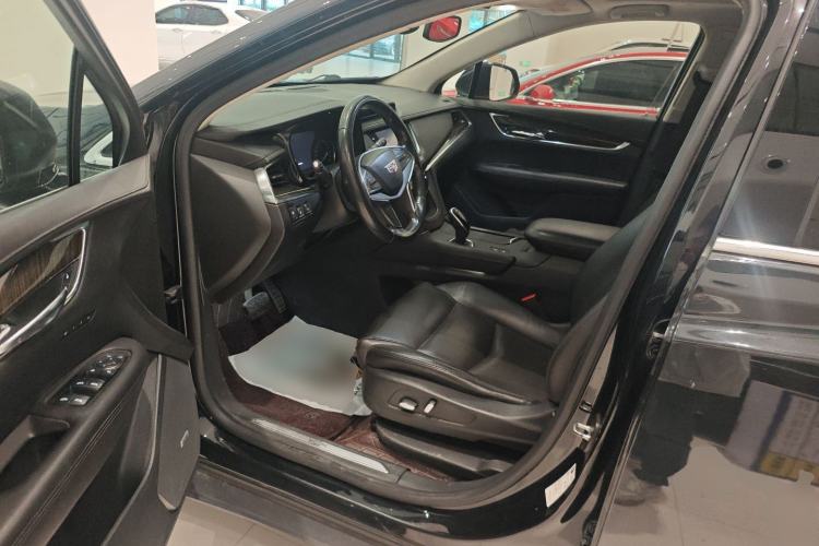 Used Cadillac XT5 2018 25T Luxury Model
