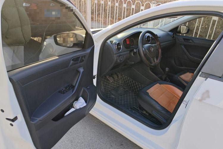 Used Volkswagen Jetta 2017 1.5L Manual Fashion Edition
