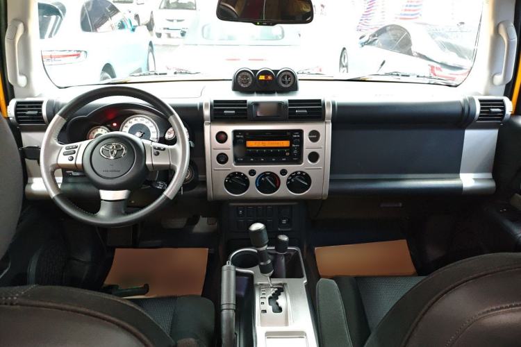 Used Toyota FJ Cruiser 2019 4.0L GX-R Dual Fuel System Twin Fuel Tanks Air Pump – Middle East