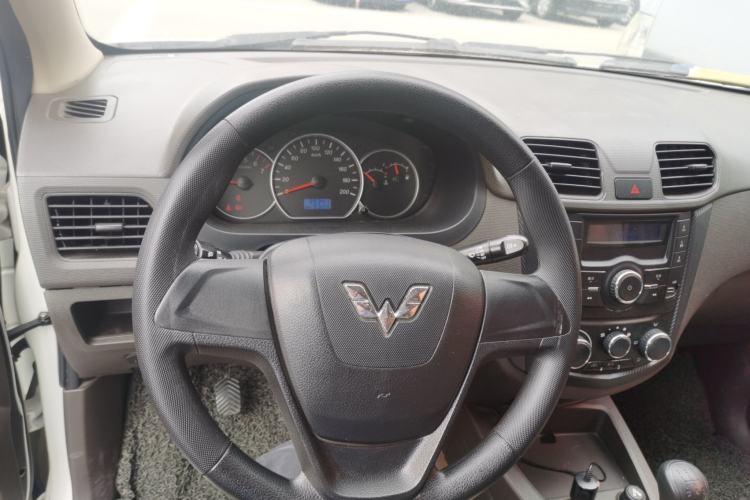 Used Wuling Hongguang 2014 1.5L S Standard Version
