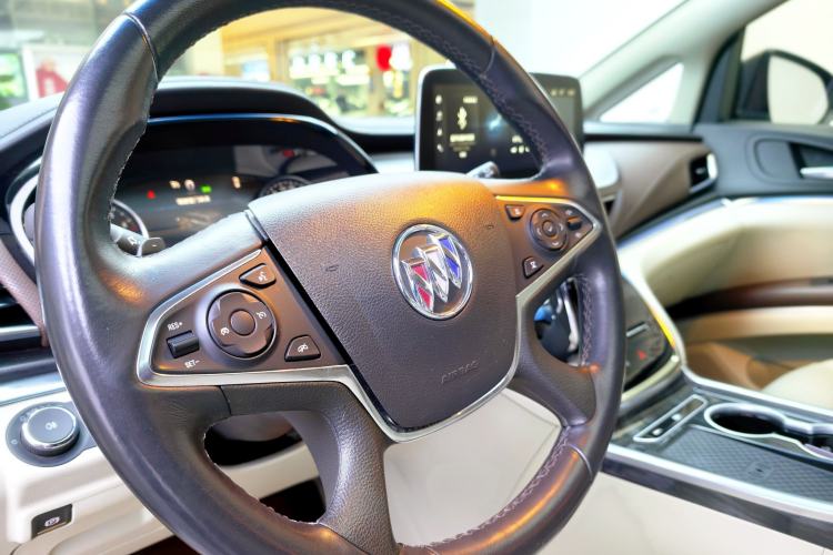 Used Buick GL8 2022 Land Business Class 652T Luxury Model
