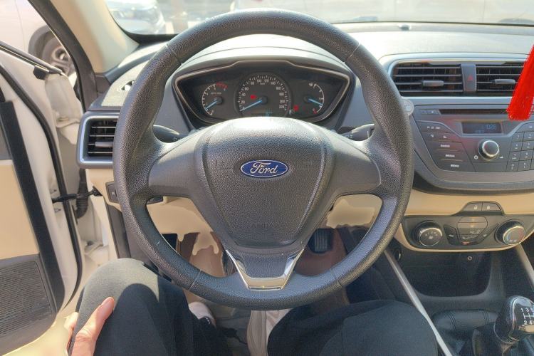 Used Ford Escort 2015 1.5L Manual Comfort Model
