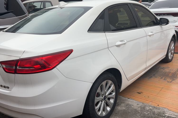 Used Ford Escort 2017 Happiness Edition 1.5L Automatic Fashion Version
