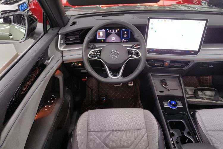 Used Volkswagen Tayron 2025 Tiguan L 380TSI 4Motion Luxury Easy Package
