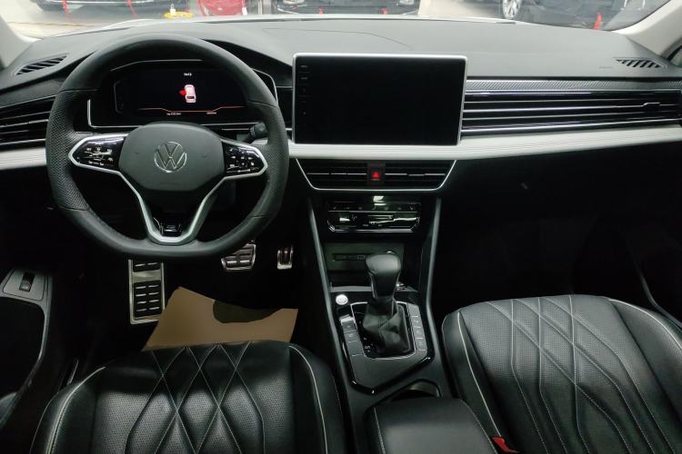 Used Volkswagen Tiguan L 2023 330TSI Automatic Two-Wheel Drive R-Line Enjoyment Edition