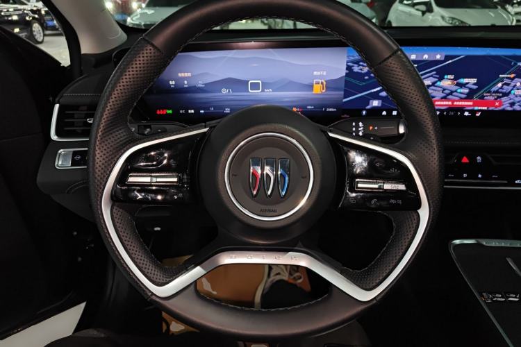 Used Buick LaCrosse 2025 28T Platinum Edition
