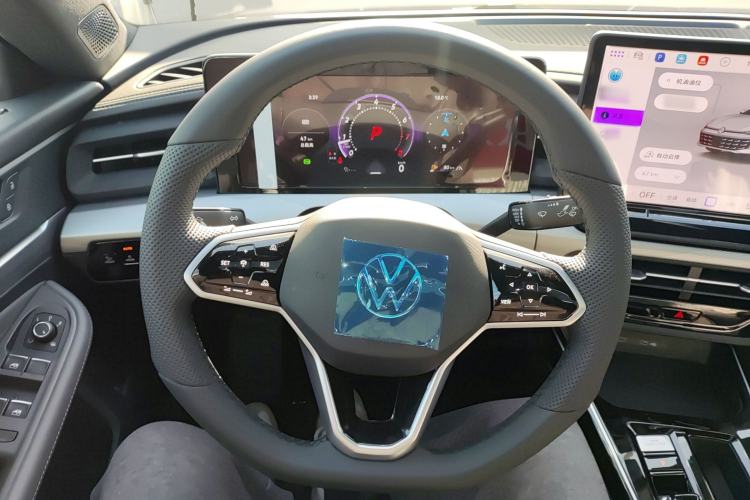 Used Volkswagen Lamando 
