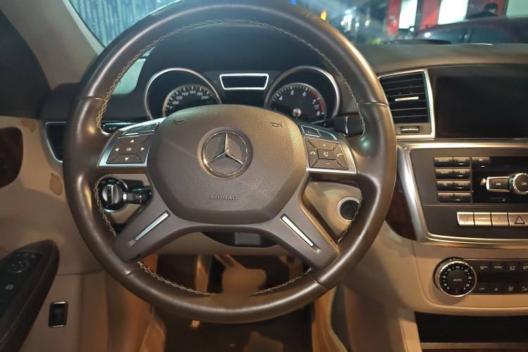 Used Mercedes-Benz M-Class 2014 ML 400 4MATIC Dynamic Model