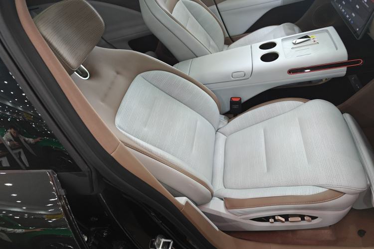 Used  07 2024 Pro+ All-Electric Version
