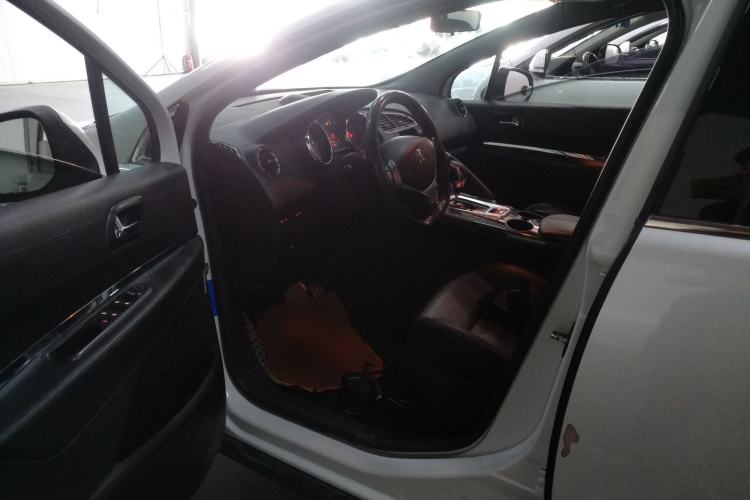 Used Peugeot 3008 2015 2.0L Automatic Classic Edition
