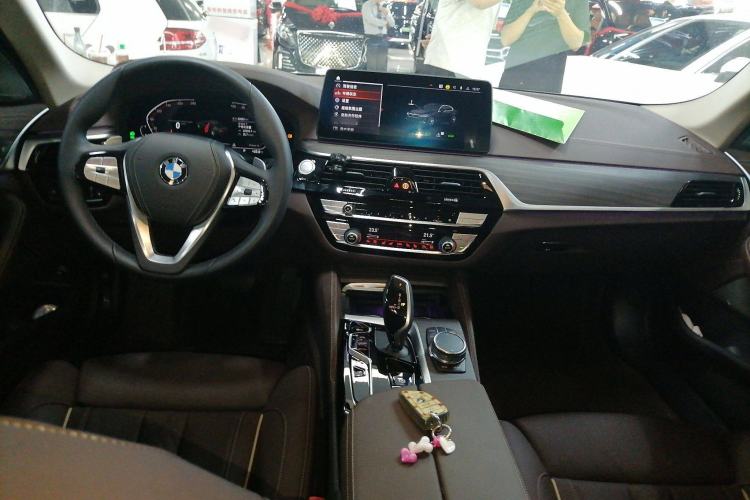 Used BMW 5 Series 2023 530Li Luxury Edition Premium Package
