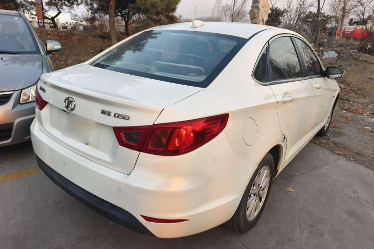 Used BAIC Senova D50 2014 1.5L manual standard version
