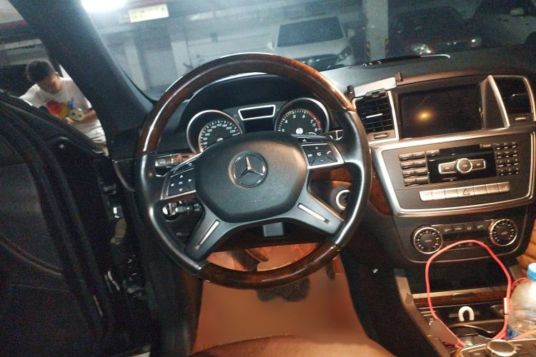 Used Mercedes-Benz M-Class 2014 ML 400 4MATIC Luxury Model
