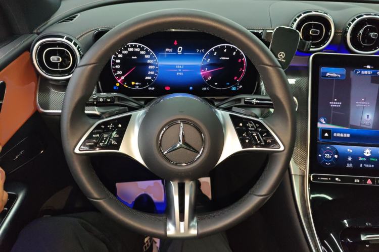 Used Mercedes-Benz GLC 2024 GLC 260 L 4MATIC Dynamic Edition 5-seater