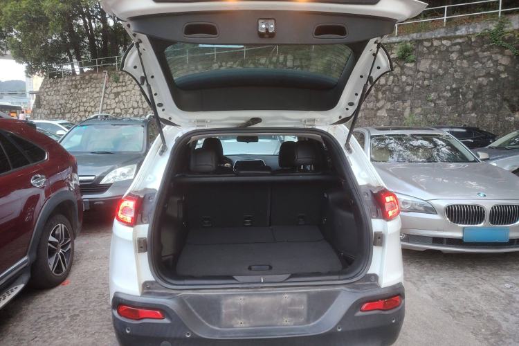 Used  Cherokee 2017 2.4L Leading Edition
