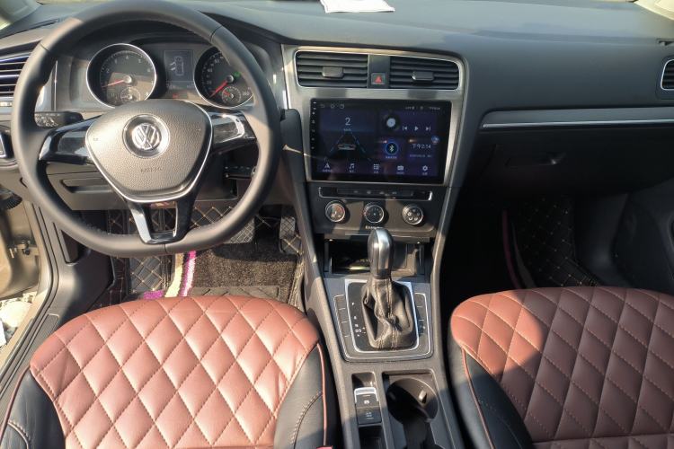 Used Volkswagen Golf 2017 1.6L Automatic Comfort Million-Vehicle Anniversary Edition