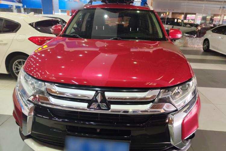 Used Mitsubishi Outlander 2018 2.0L Two-Wheel-Drive Jiale Edition 7-Seater
