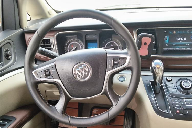 Used Buick GL8 2018 28T Luxury Model China VI Standard
