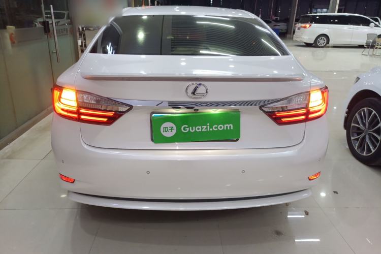 Used Lexus ES 2016 200 Midnight Special Limited Edition

