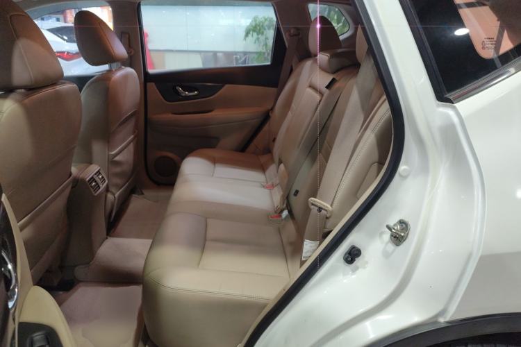 Used Nissan X-Trail 2014 2.5L CVT Luxury Edition 4WD
