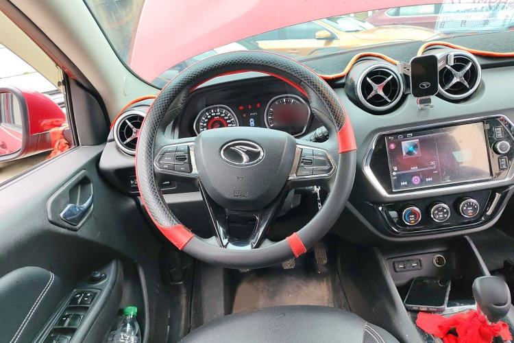 Used Soueast DX3 2019 DX3X Cool Qi 1.5L Manual Luxury Model
