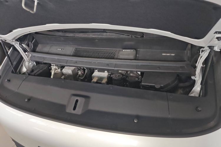 Used Li Auto MEGA 2024 Ultra Model
