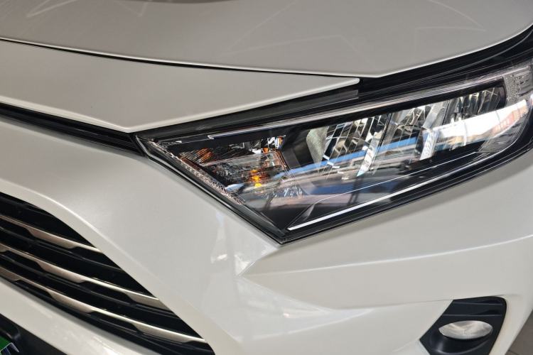 Used Toyota RAV4 2021 2.0L CVT Two-Wheel Drive Fashion PLUS Edition
