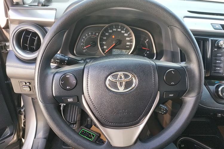 Used Toyota RAV4 2016 2.0L CVT Two-Wheel Drive Fashion Edition China V Standard