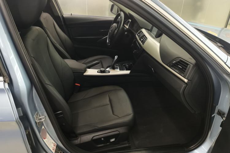 Used BMW 3 Series 2014 320Li Fashion Model
