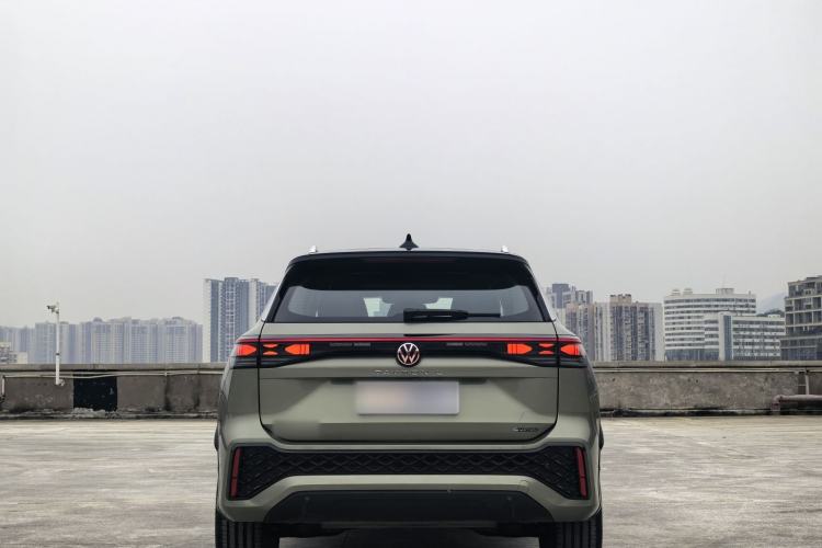 Used Volkswagen Tayron 2025 Tiguan L 380TSI 4Motion Luxury
