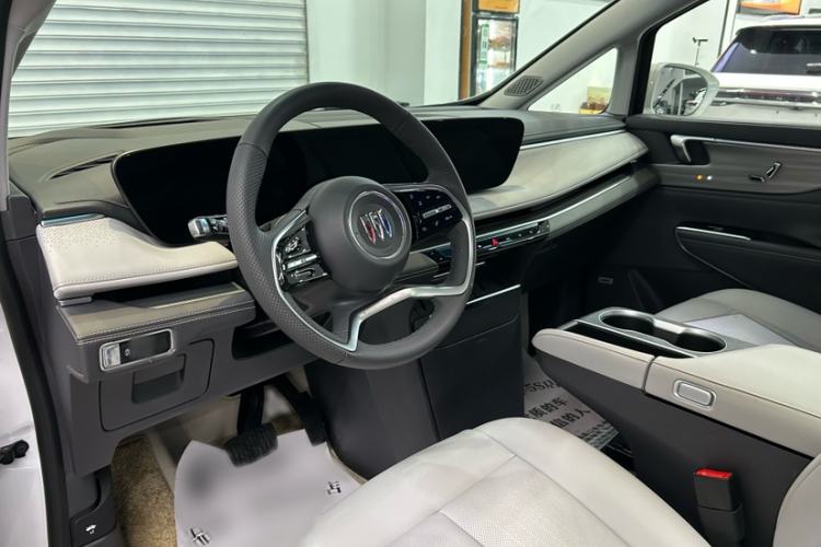 Used Buick GL8 2025 Lu Zun Deluxe Edition