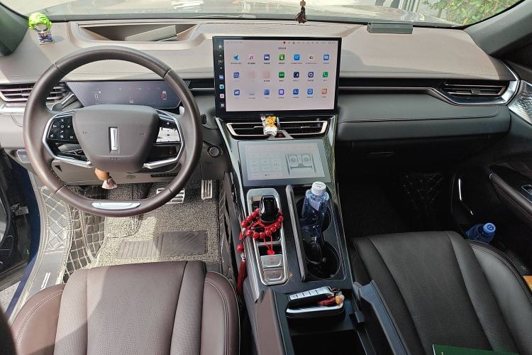 Used Wey Mocha 2021 2.0T Two-Wheel-Drive Ultra-Strong Version
