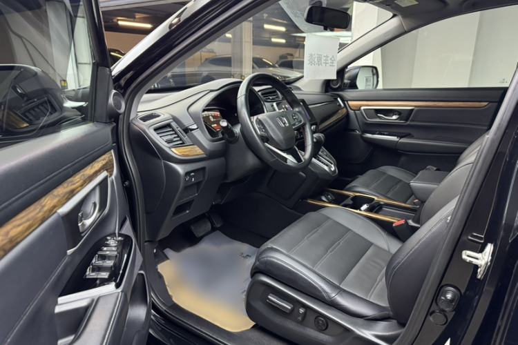 Used Honda CR-V 2017 240TURBO CVT Front-Wheel Drive Fashion Edition
