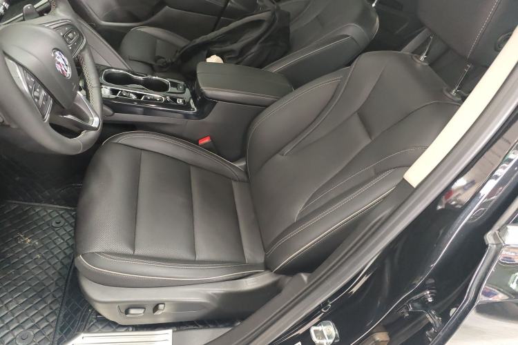 Used Buick Envision 2022 Encore Plus 652T Five-Seat All-Wheel-Drive Luxury Model
