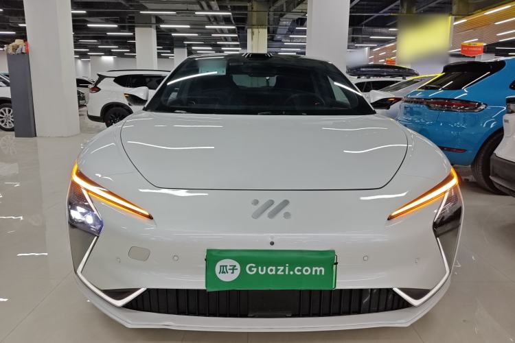 Used  L7 2022 Dynamic Model
