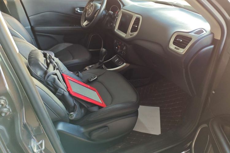 Used  Compass 2017 200T Automatic Family Edition