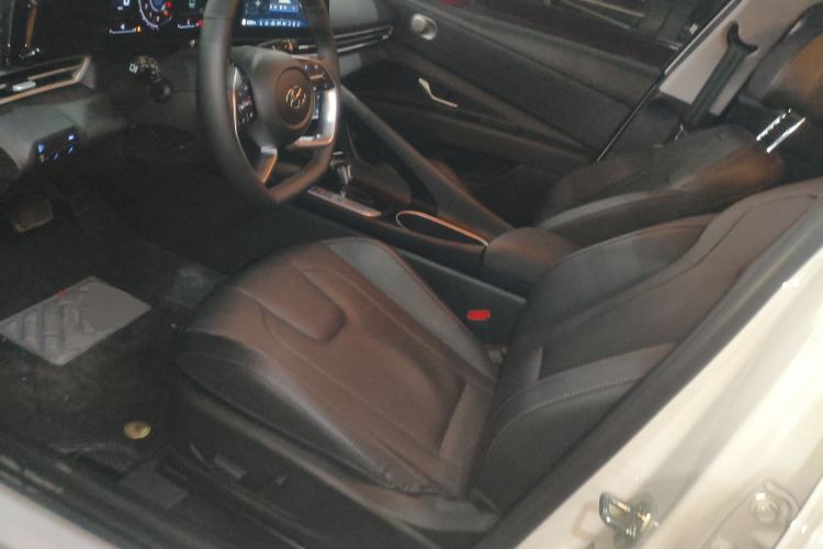 Used Hyundai Elantra 2022 1.5L CVT LUX Prestige Edition