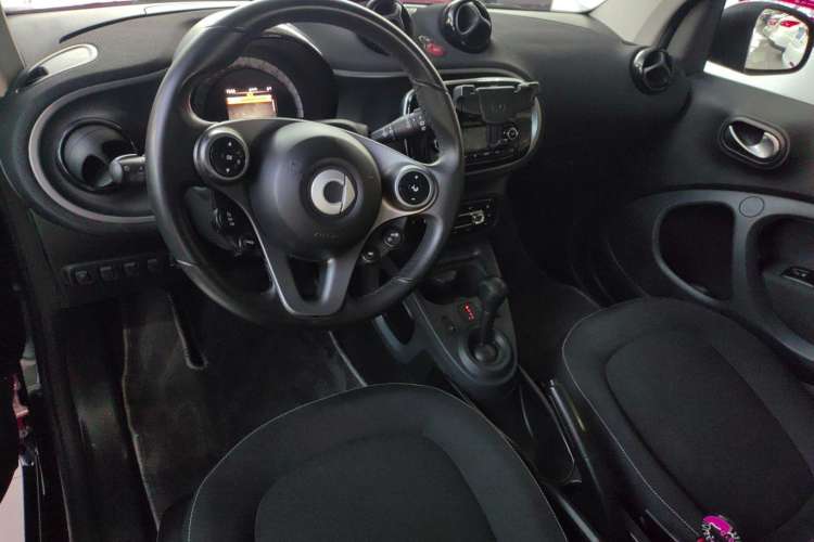 Used  fortwo 2018 1.0L 52kW Hardtop Passion Edition China V Standard
