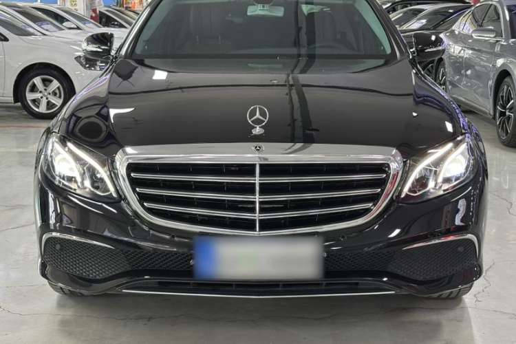 Used Mercedes-Benz E-Class 2019 E 260 L

