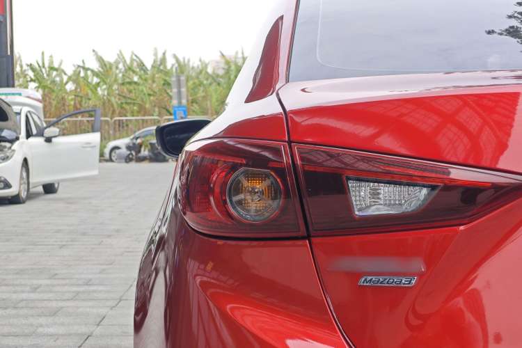 Used Mazda Mazda 3 Axela 2017 Sedan 1.5L Automatic Comfort Model China VI Standard