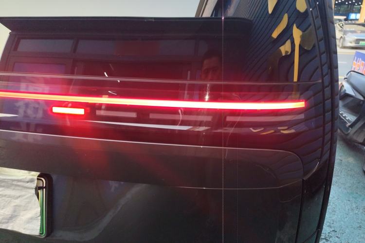 Used Li Auto MEGA 2024 Ultra Model
