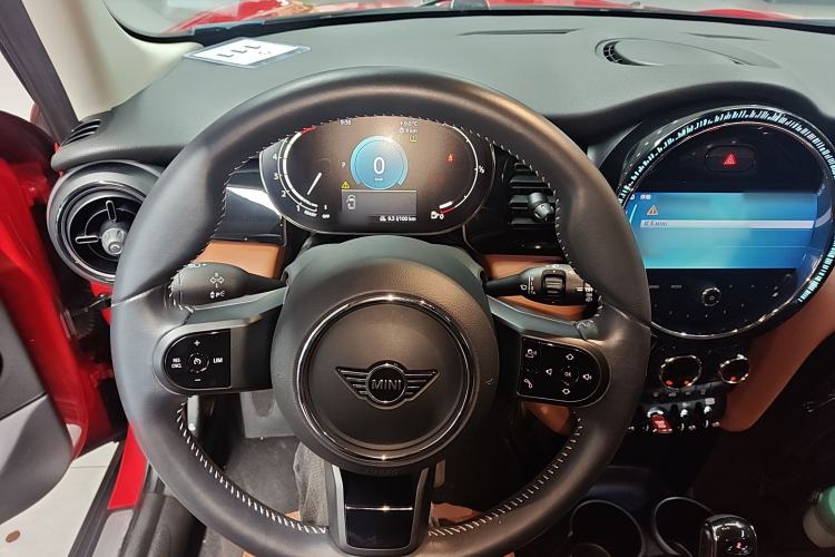 Used  MINI 2022 Updated 1.5T COOPER Artist Five-Door Edition
