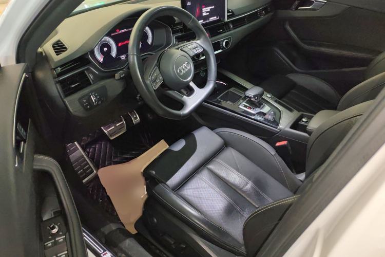 Used Audi A4L 2023 40 TFSI Luxury Dynamic Model