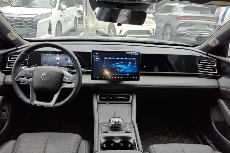 Used BYD Qin L 2025 DM-i Smart Drive 120KM Superior Model
