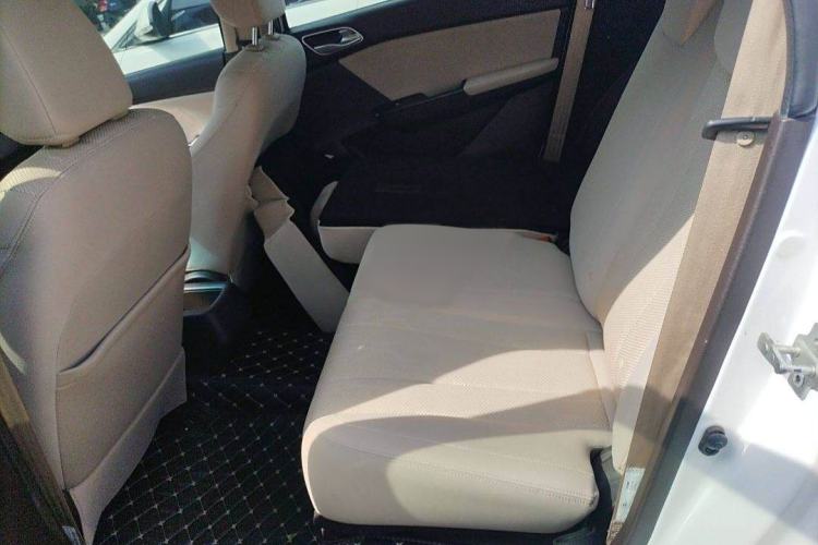 Used Baojun 310W 2017 1.5L Manual Comfort Version China VI Emission Standard
